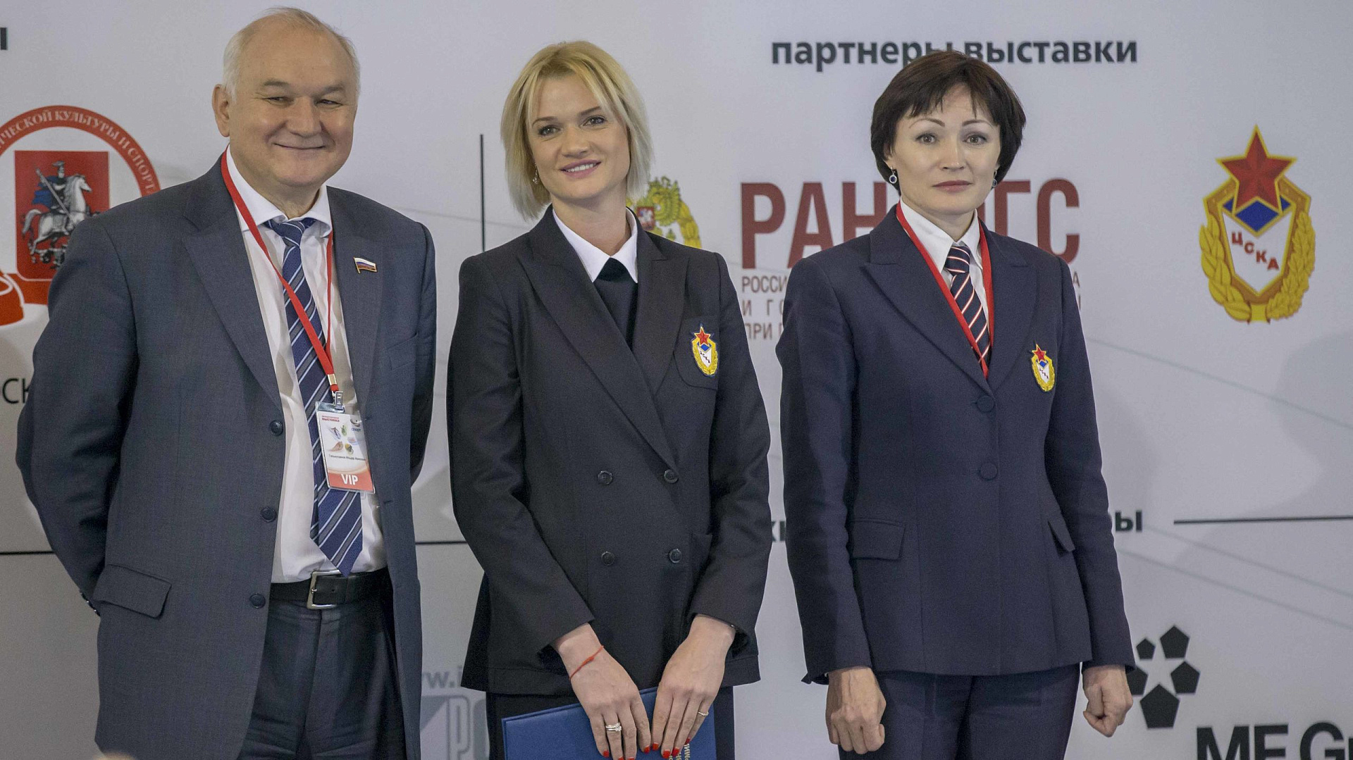 Светлана Хоркина и Светлана Ишмуратова представили экспозицию ЦСКА на Международной выставке «Спорт»