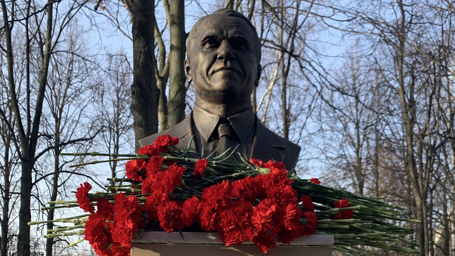 «Я счастлива быть ученицей такого гениального тренера»: Руководство и ветераны спорта ЦСКА почтили память выдающегося армейского тренера по фигурному катанию Станислава Алексеевича Жука
