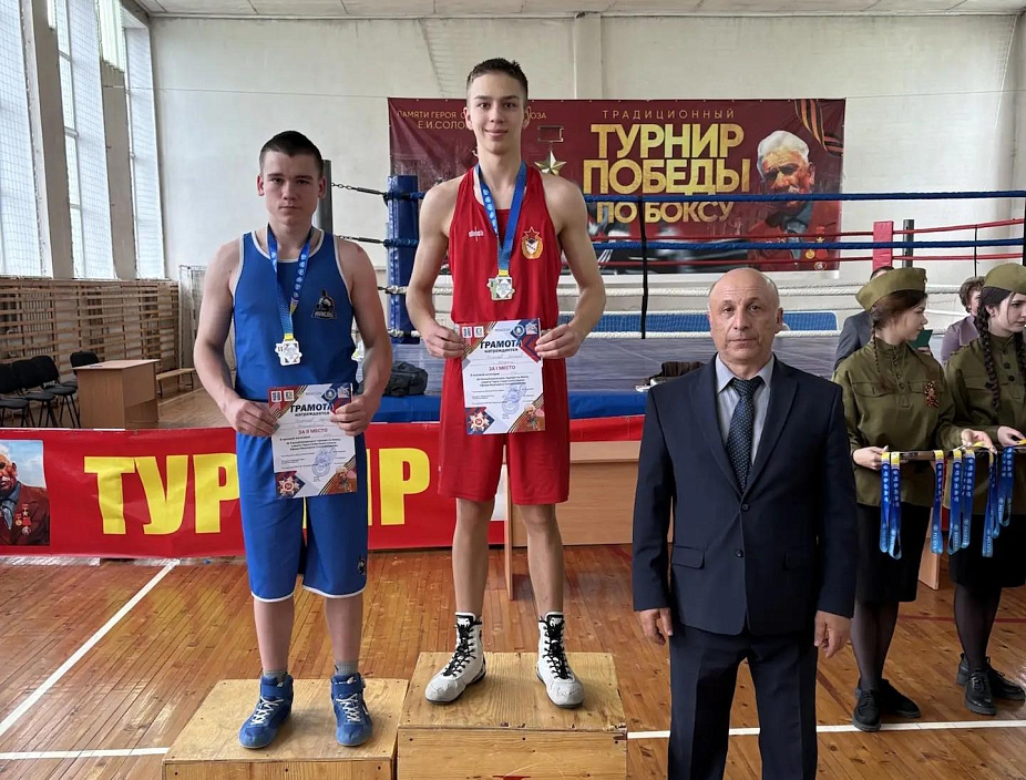 На республиканском турнире боксёры спортшколы ЦСКА г. Иркутска завоевали восемь медалей