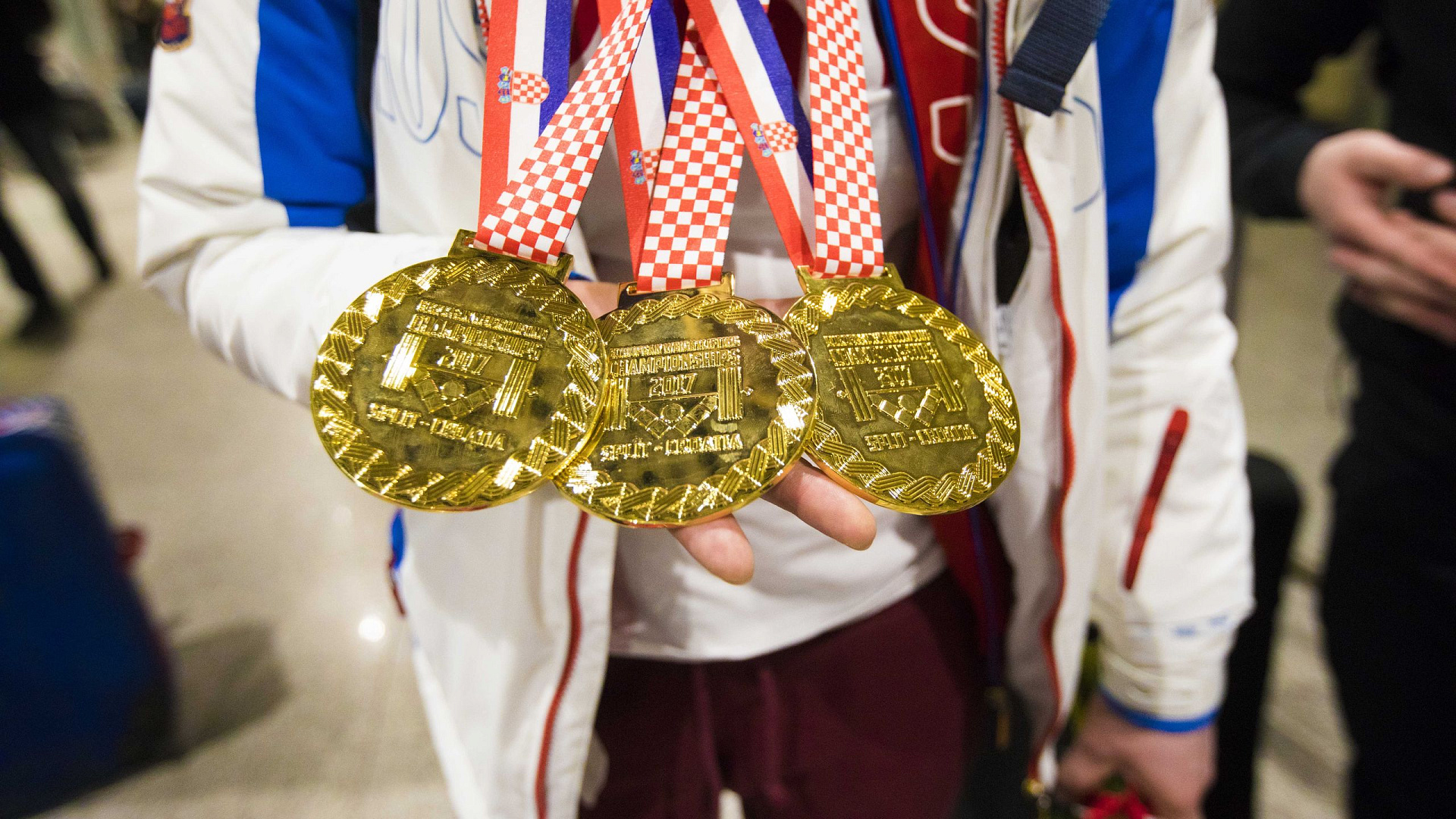 Армейцы завоевали больше половины медалей сборной России на ЧЕ по тяжелой атлетике