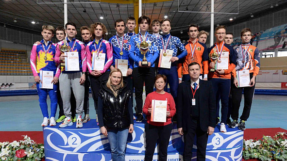 Рядовой спортивной роты ЦСКА г. Санкт-Петербург Вячеслав Карпов - победитель чемпионата России по шорт-треку