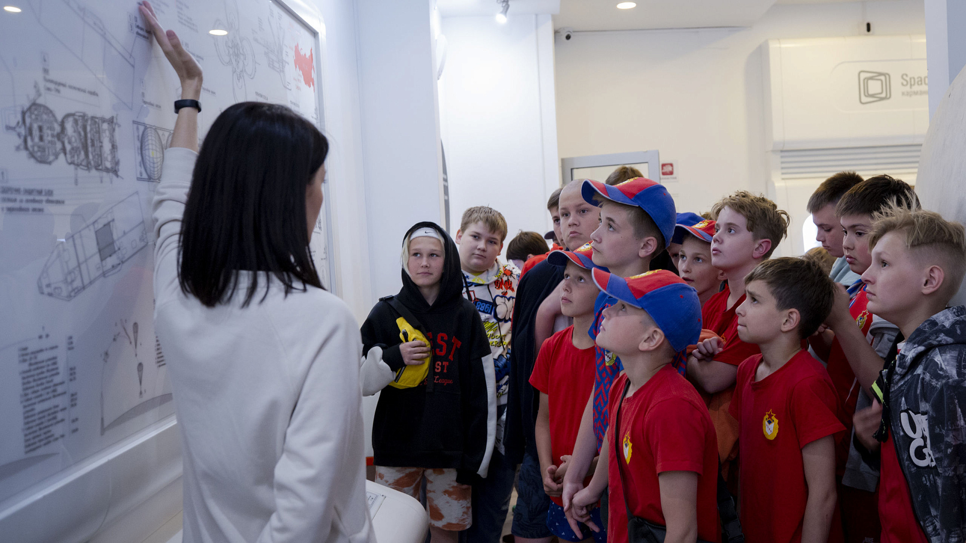 Познакомились с космической Самарой. В ЦСКА/Самара прошли сборы юных ватерполистов из Москвы