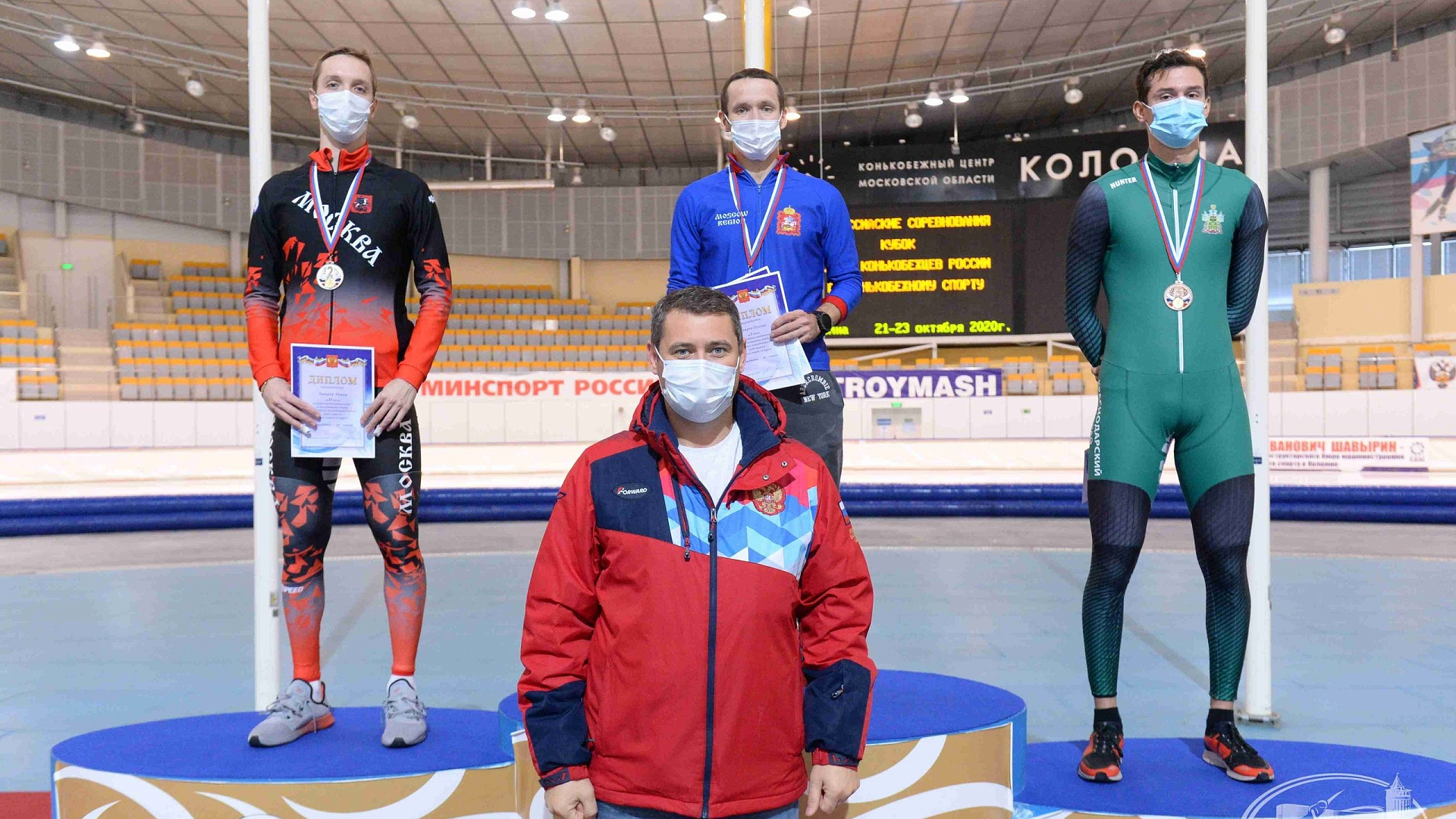 Армейские конькобежцы Александр Подольский и Руслан Захаров взяли по «золоту» в заключительный день Кубка Союза конькобежцев России