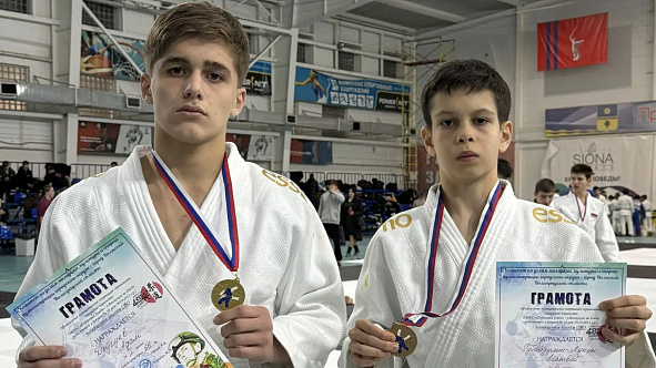 Астраханские дзюдоисты завоевали золото и бронзу на турнире в Волжском