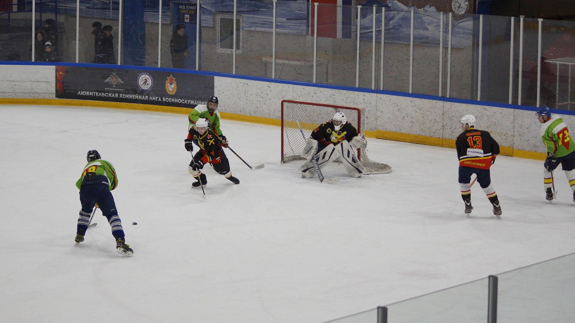 В Санкт-Петербурге состоялось открытие II  чемпионата хоккейной Лиги военнослужащих