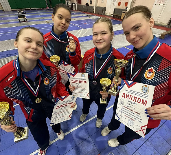 Рапиристы самарской спортивной школы ЦСКА заняли весь пьедестал почёта областных соревнований