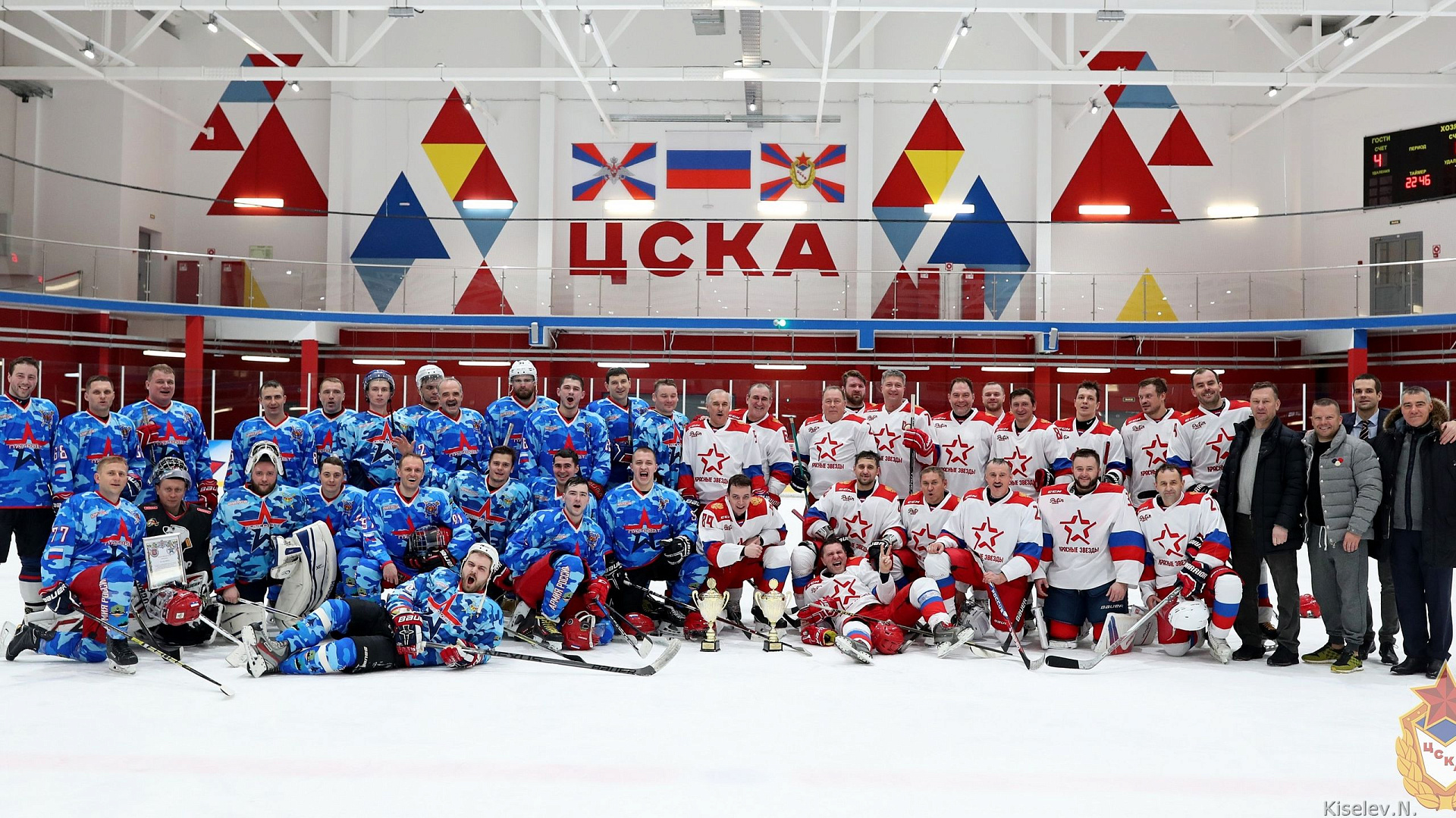 В ЦСКА прошла хоккейная баталия между сборной Национального центра управления обороной Российской Федерации и командой «Красные звезды»