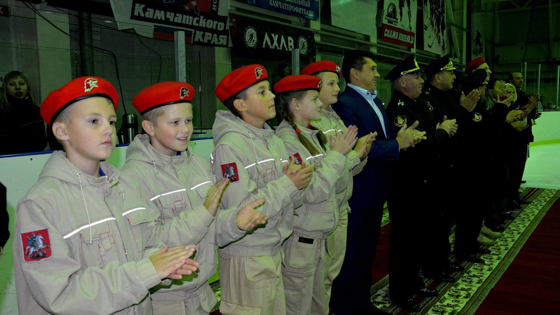 В Вилючинске стартовал 7-й чемпионат по хоккею  на кубок командующего подводными силами ТОФ