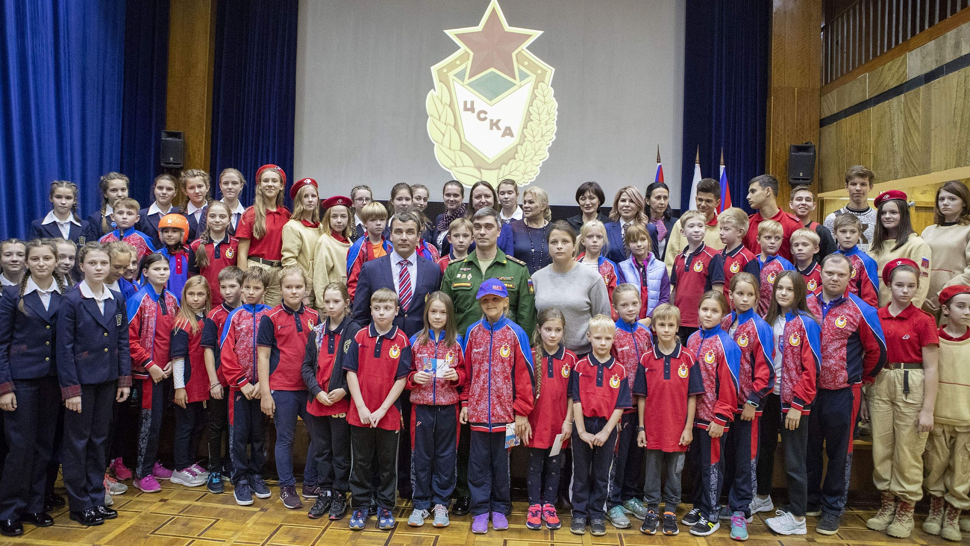«Мандраж запускает в тебе внутренние резервы»: в ЦСКА прошла встреча юных спортсменов с трёхкратным серебряным призёром Олимпийских игр Альбертом Демченко