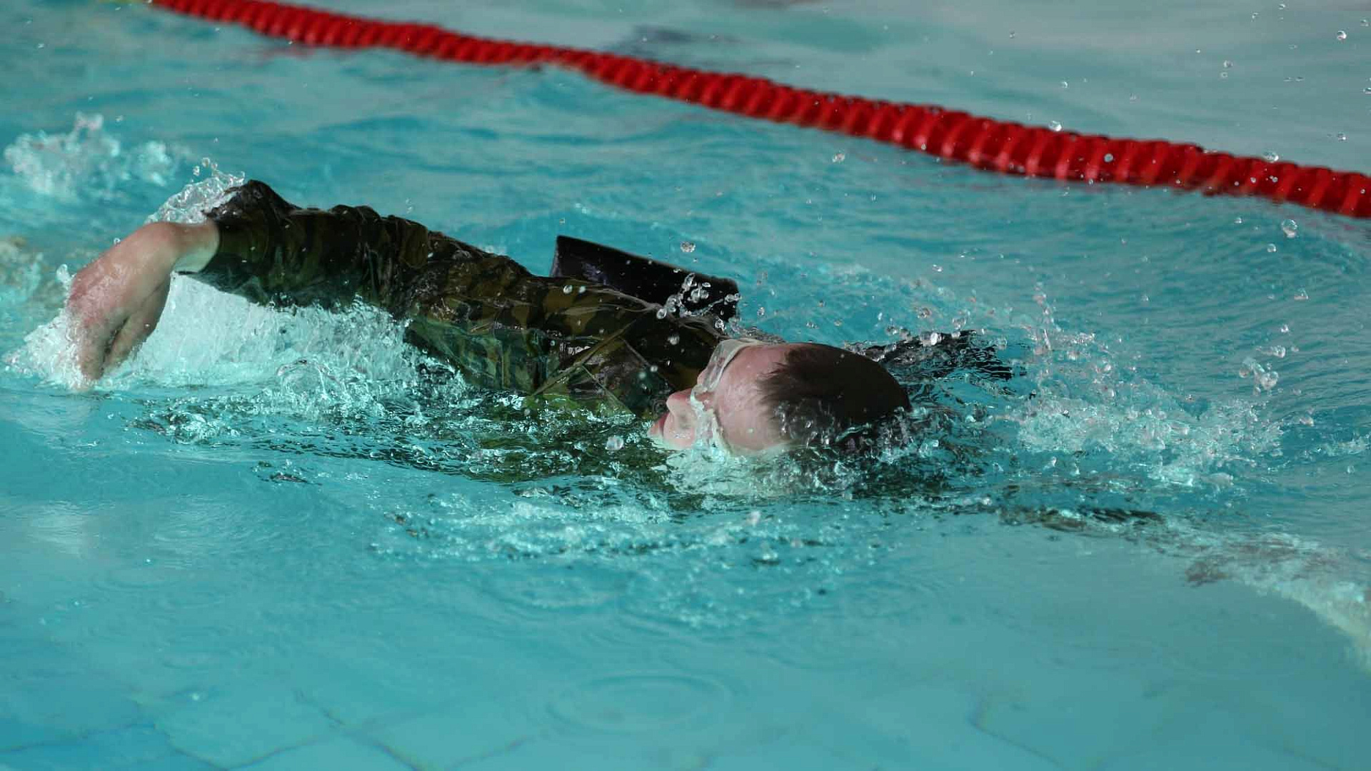 В Самарской области стартовал чемпионат ЦВО по военно-прикладному плаванию