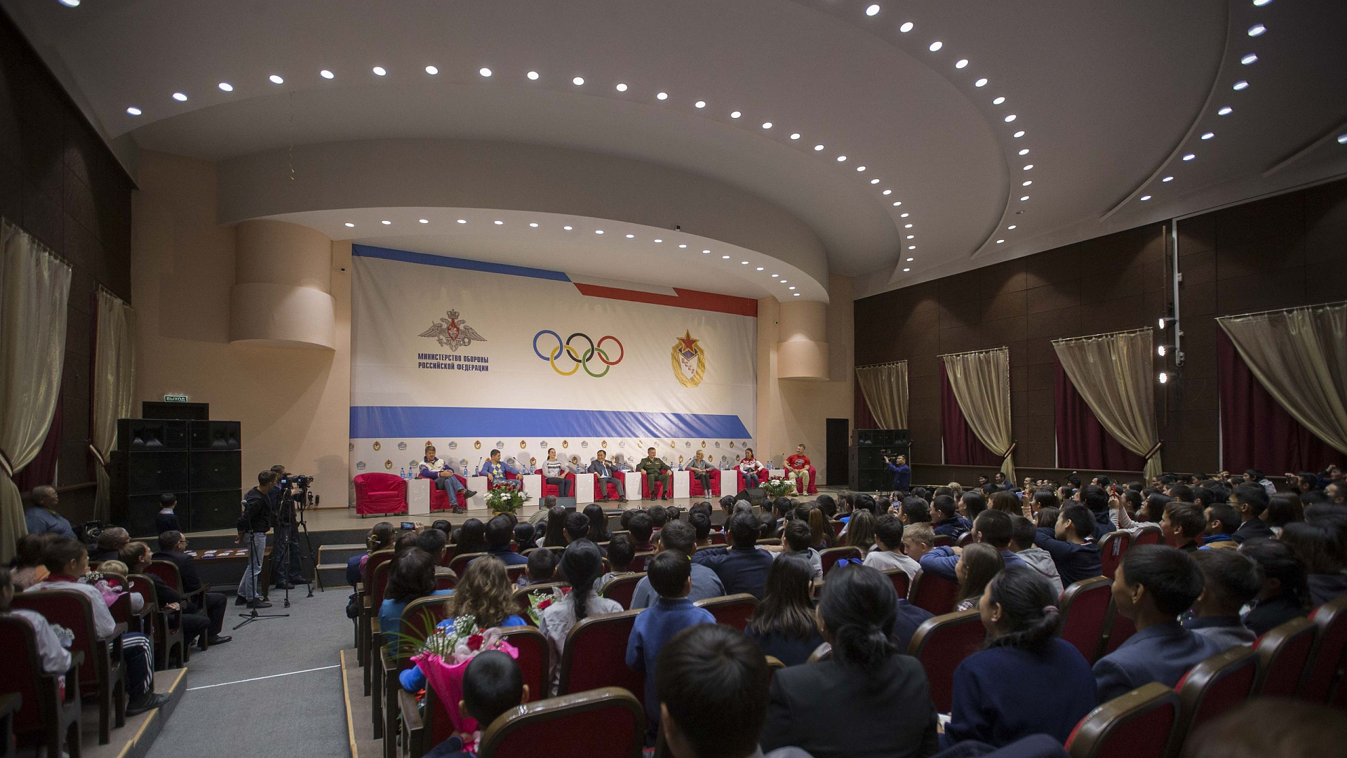 Делегация великих чемпионов ЦСКА прибыла в Тыву