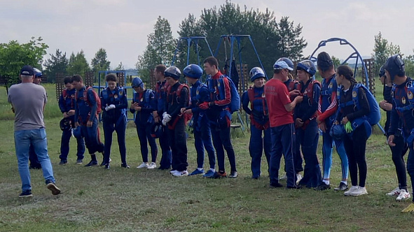 В Самаре проходят учебно-тренировочные сборы парашютистов