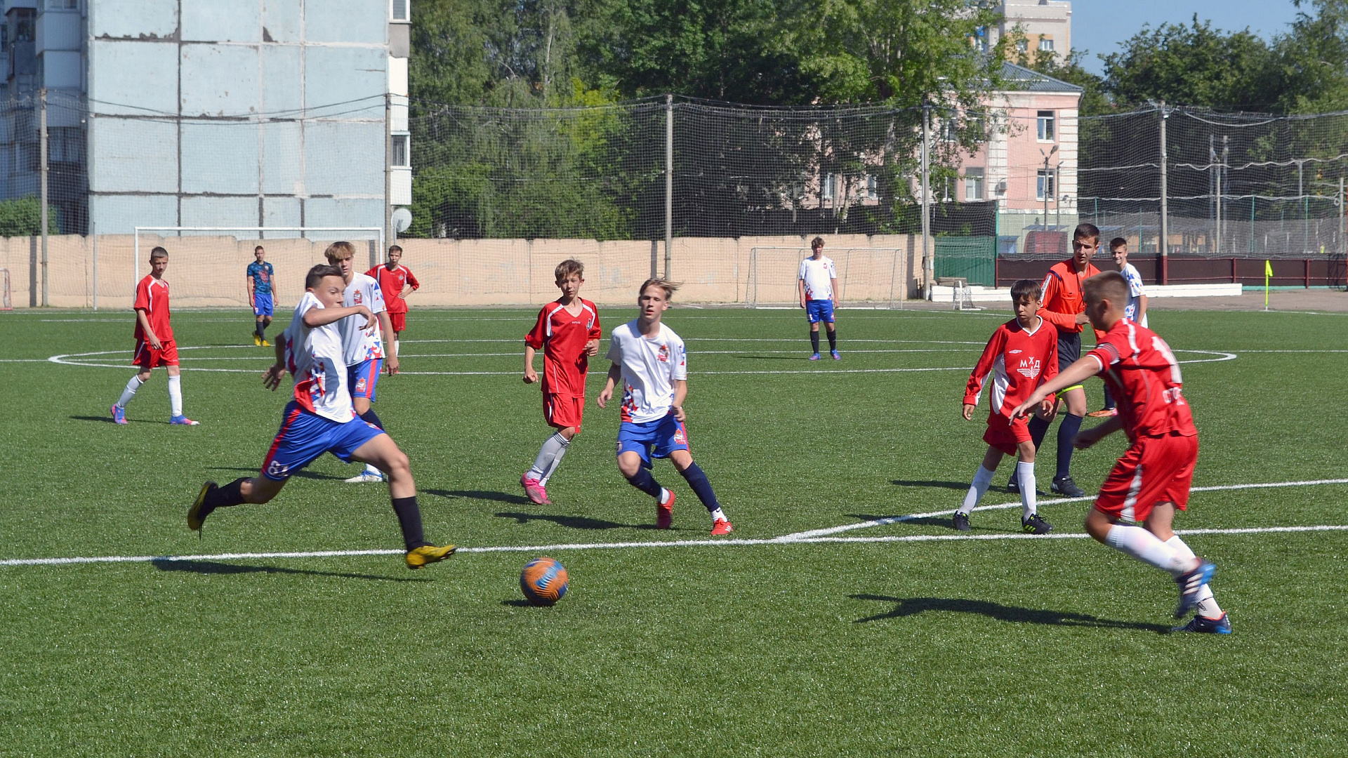 Смоленские армейские футболисты разгромили соперников в матче Первенства области