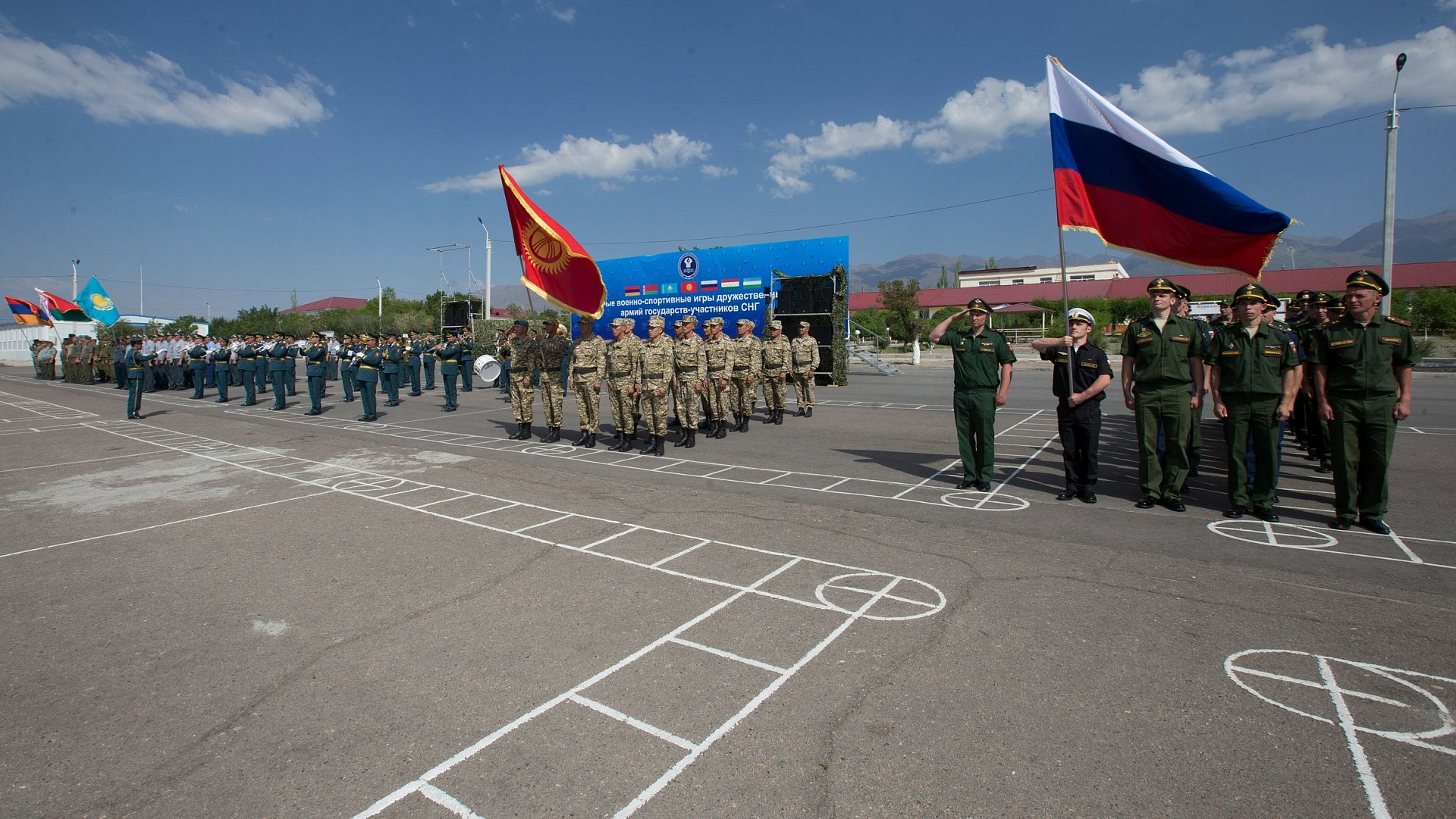 Российские военнослужащие приняли участие в церемонии закрытия II Военно-спортивных игр СНГ в Киргизии