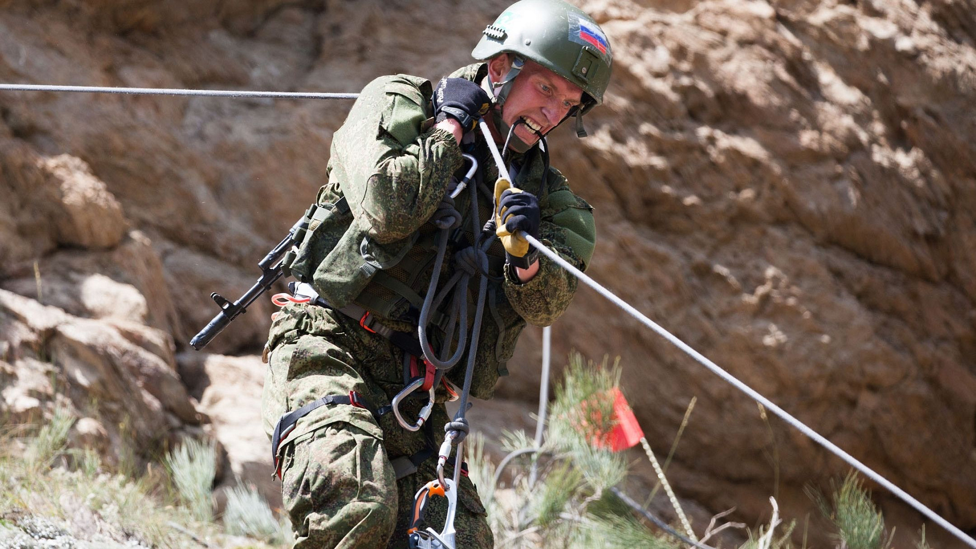 Лучшее горное подразделение России уходит в отрыв от команды Китая на «Эльбрусском кольце»