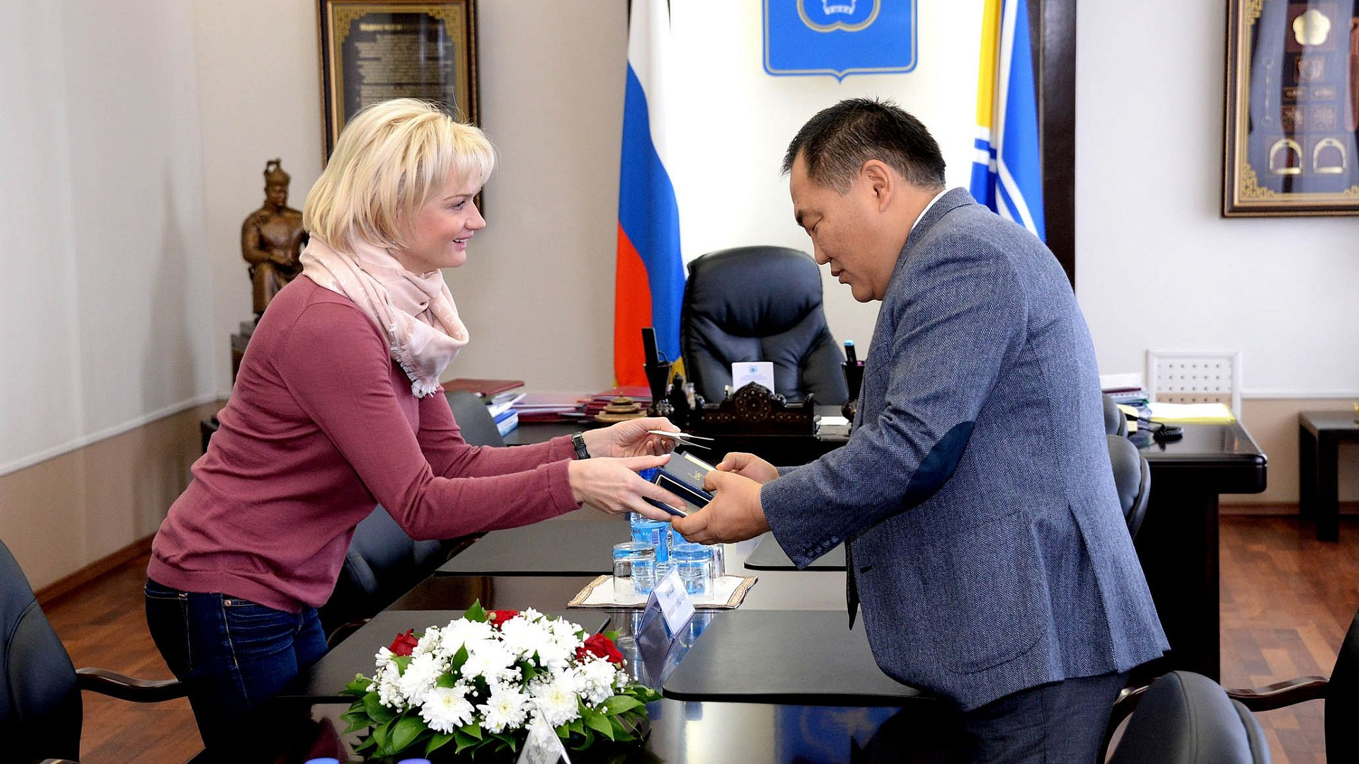 Начальник ЦСКА Михаил Барышев встретился с главой Тувы Шолбаном Кара-оолом