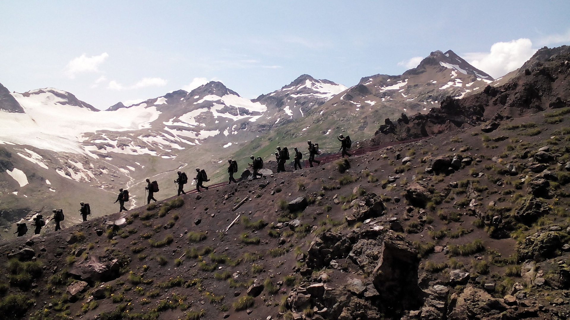 Горное подразделение Вооруженных Сил России лидирует в общем  зачете «Эльбрусского кольца-2016»