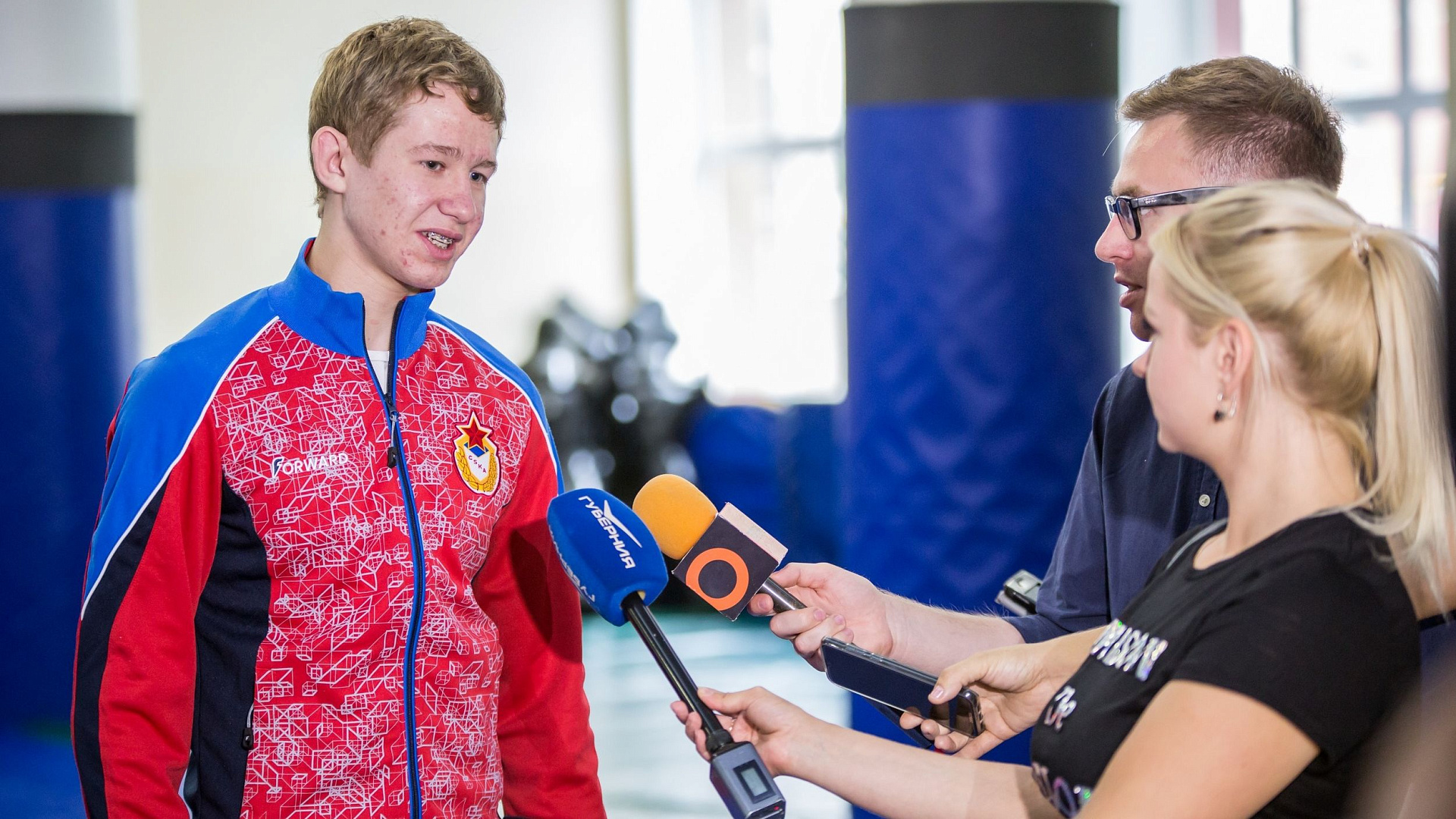 В ЦСКА/Самара прошла встреча с триумфатором Первенства Европы по греко-римской борьбе армейцем Максимом Скуратовым