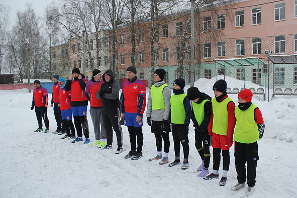 В смоленском филиале ЦСКА состоялся футбольный матч на снегу