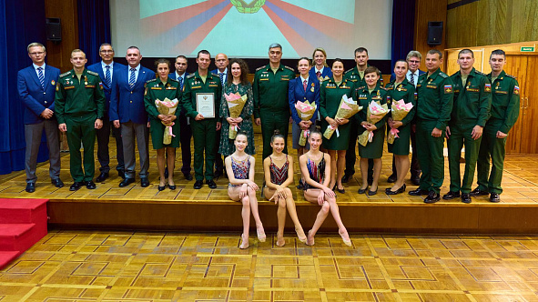 Начальник ЦСКА вручил трудовые награды