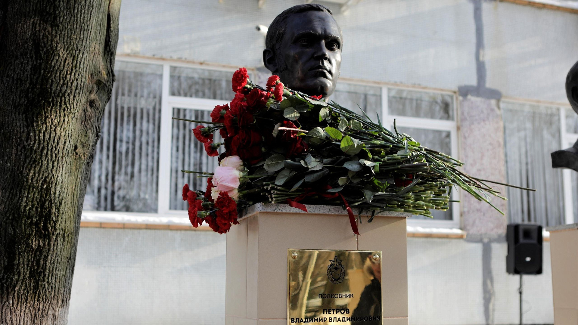 Бюст Владимиру Петрову торжественно открыли на Аллее славы ЦСКА (НАШЕ ВИДЕО)