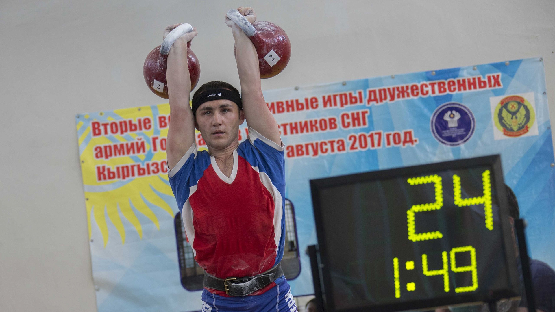 Военнослужащие РФ вышли в лидеры соревнований по гиревому спорту на II Военно-спортивных играх СНГ