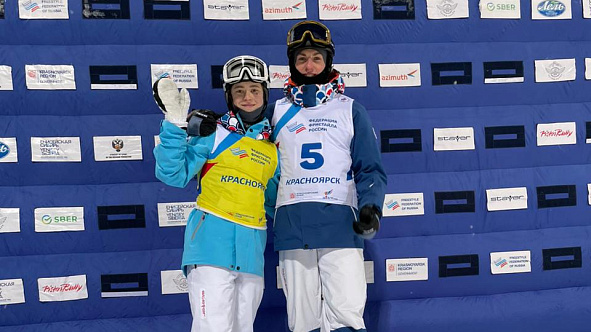Армейские фристайлисты Анастасия Смирнова и Максим Буров – победители этапов Кубка России