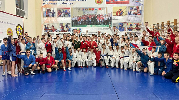 ТРЕНЕР ЦСКА ПРОВЕЛ МАСТЕР-КЛАСС В СТАВРОПОЛЬСКОМ ПРЕЗИДЕНТСКОМ КАДЕТСКОМ УЧИЛИЩЕ