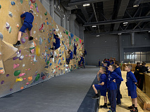 На скалодроме на Песчаной провели мастер-класс для суворовцев