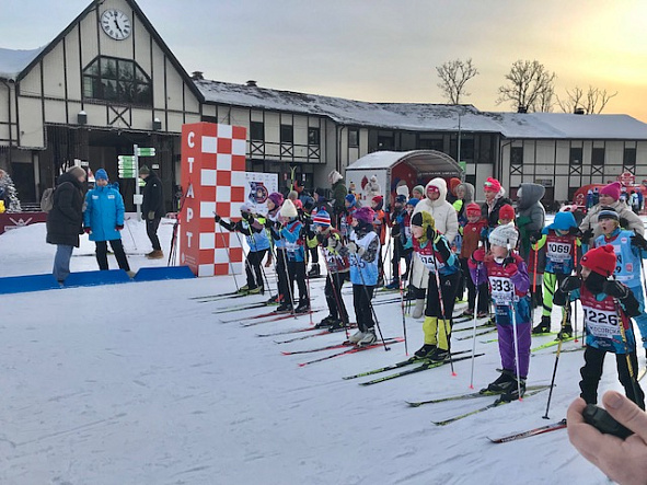 Спортсмены ЦСКА приняли участие в первенстве спортивной школы по лыжным гонкам 