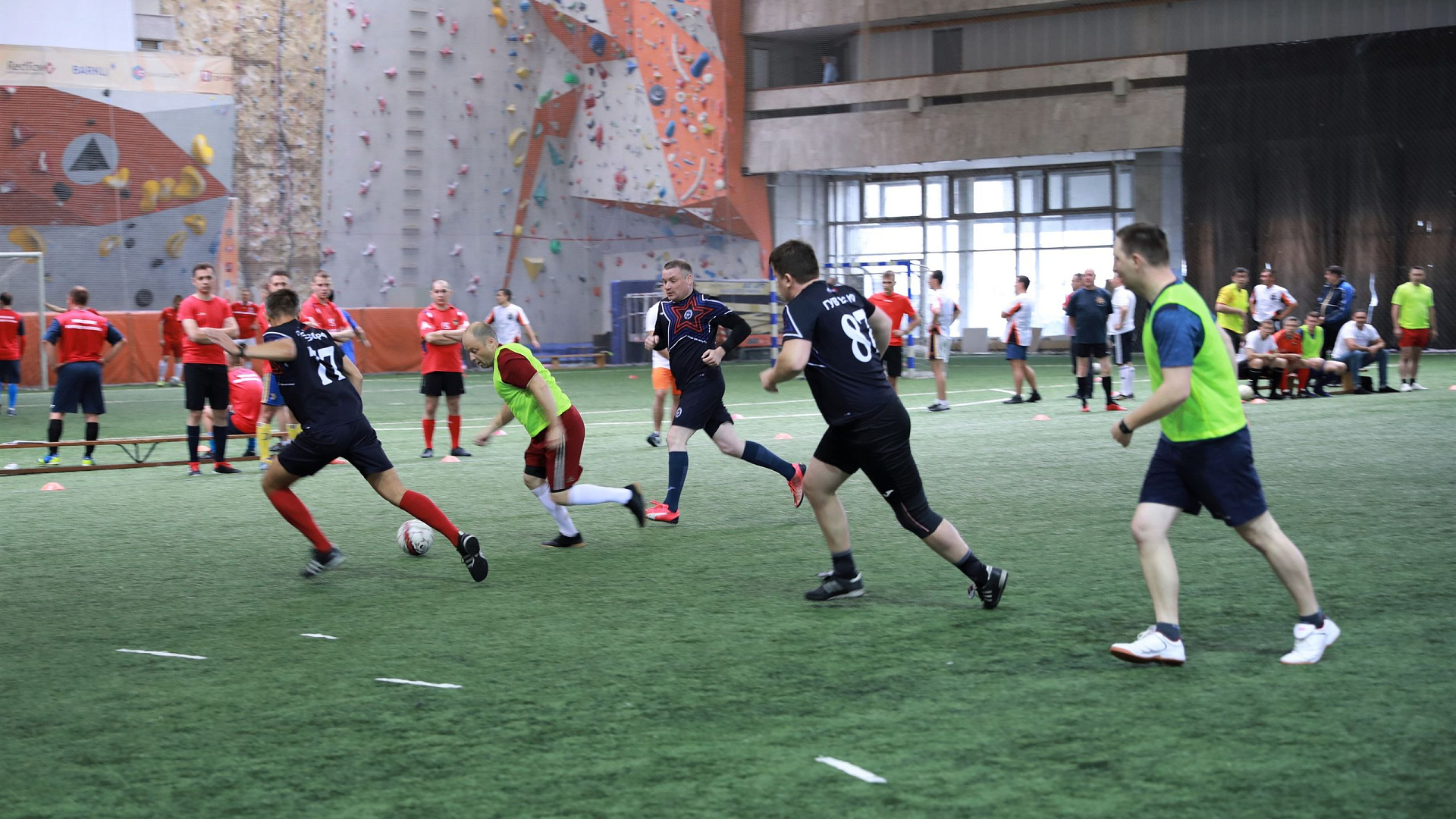 В рамках Спартакиады МО РФ среди команд ЦОВУ стартовал турнир по мини-футболу