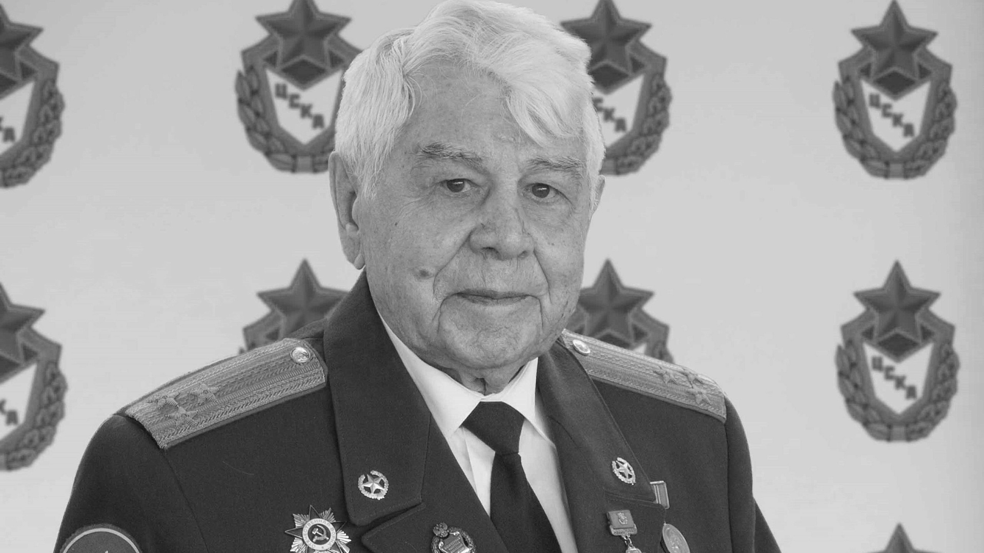 Председатель Правительства РФ Дмитрий Медведев подписал Распоряжение о погребении Анвера Чанышева на Федеральном военном мемориальном кладбище