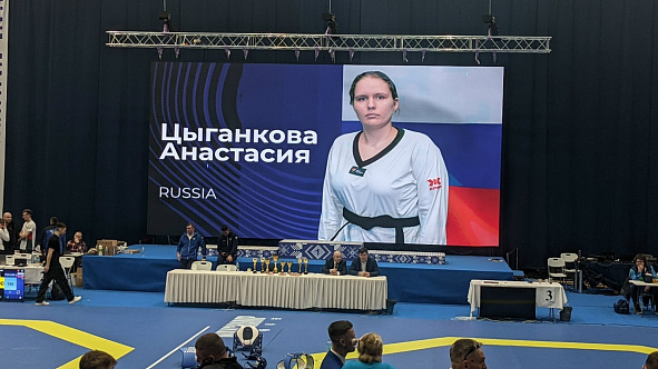 Серебро международного турнира завоевала армейская тхэквондистка