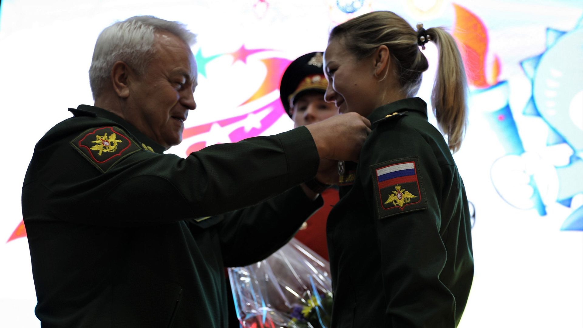 «Мы Вами гордимся»: На Всероссийском форуме ЦСКА вручили ведомственные награды и очередные воинские звания победителям и призерам VII летних Всемирных военных игр