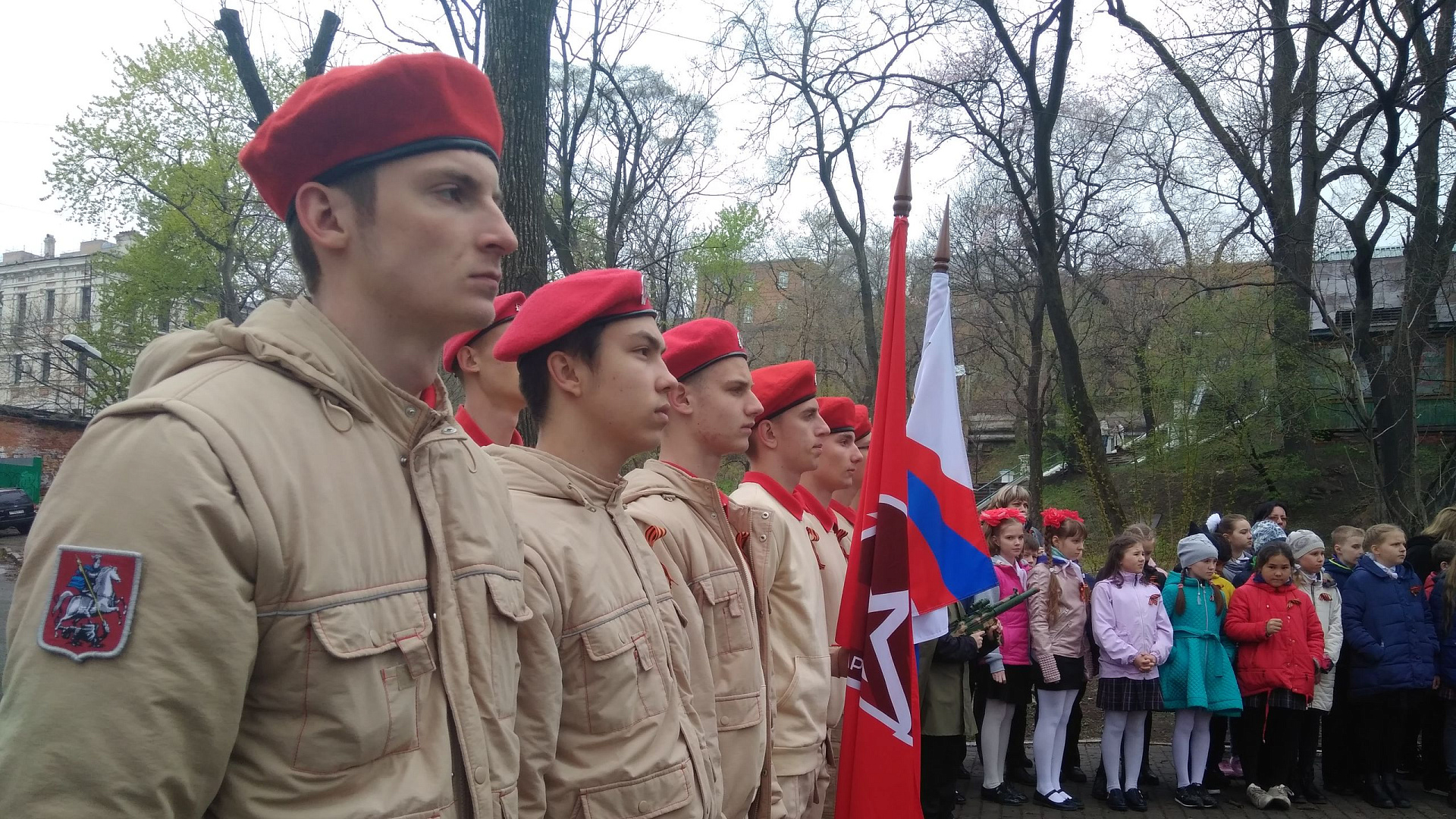 Юнармейцы СЦМиФП г. Владивосток филиала ФАУ МО РФ ЦСКА (СКА г. Хабаровск) возложили цветы к памятнику павшим морякам-катерникам