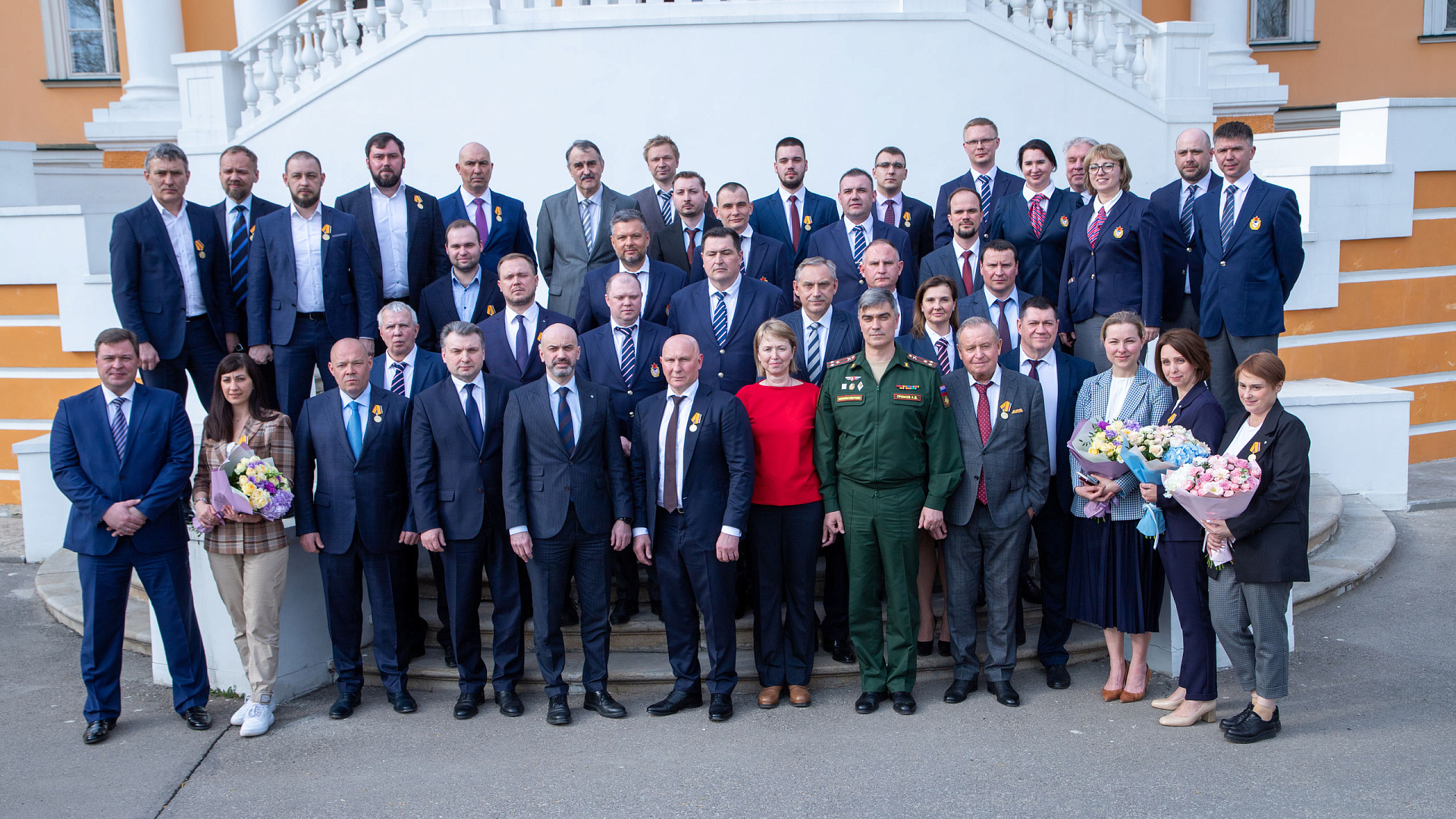 В преддверии двух 100-летних юбилеев вручены ведомственные награды сотрудникам ЦСКА и Минспорта России