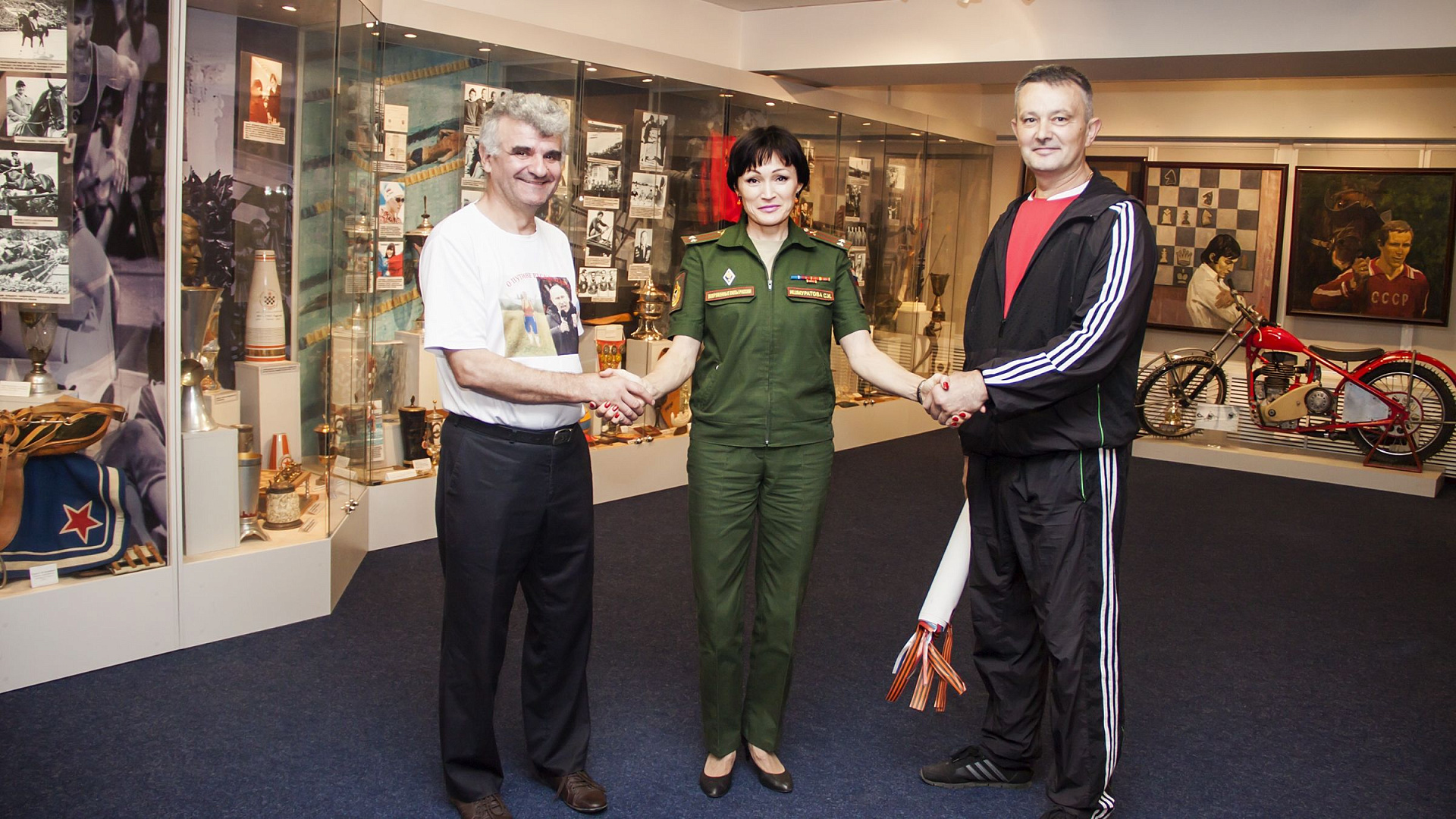 Заместитель начальника ЦСКА встретился с болельщиками из Сербии