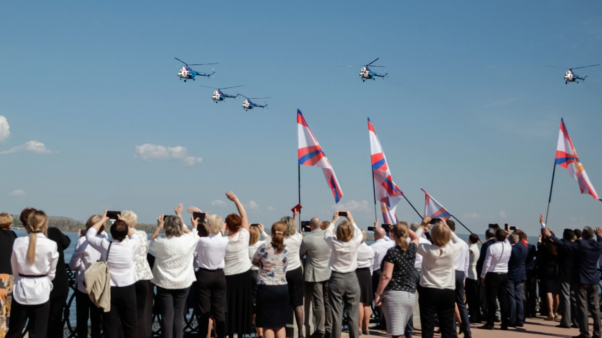 Пилотажные группы Аэроклуба ЦСКА/Самара совершили показательный пролет над Волгой к 100-летию ЦСКА