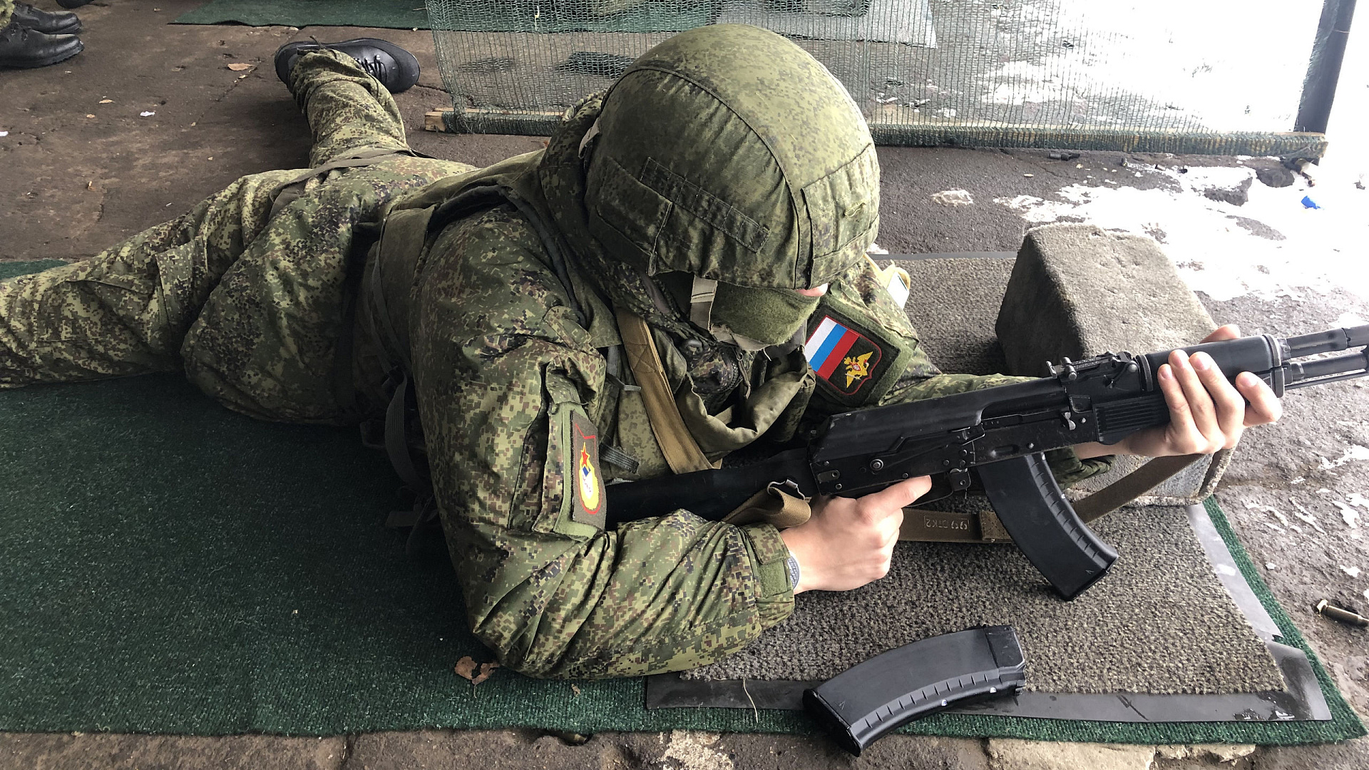 Новобранцы спортивных рот ЦСКА г. Балашиха и дер. Ватутинки (Московская область) отработали занятие по огневой подготовке