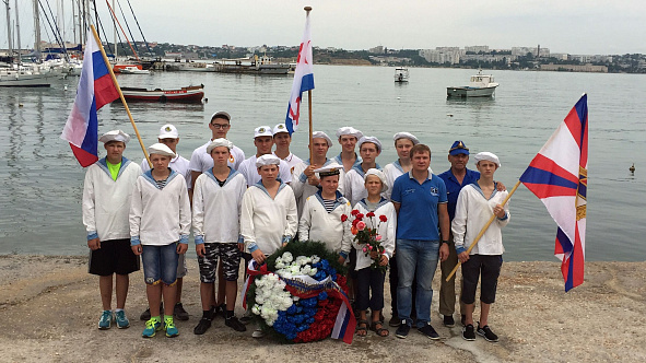 Воспитанники ЦСКА/Севастополь провели акцию в День памяти и скорби