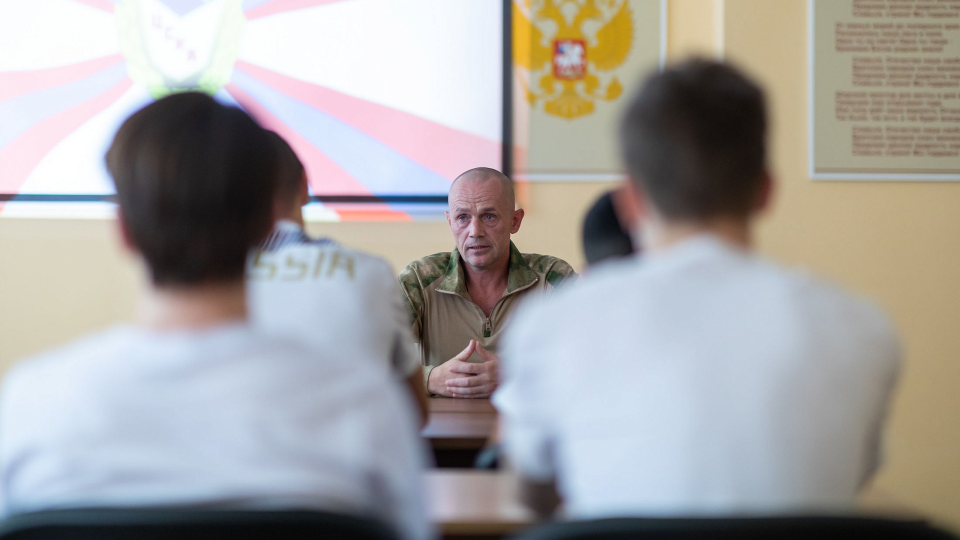 В самарском филиале ЦСКА московские борцы встретились с участником Специальной военной операции (СВО)