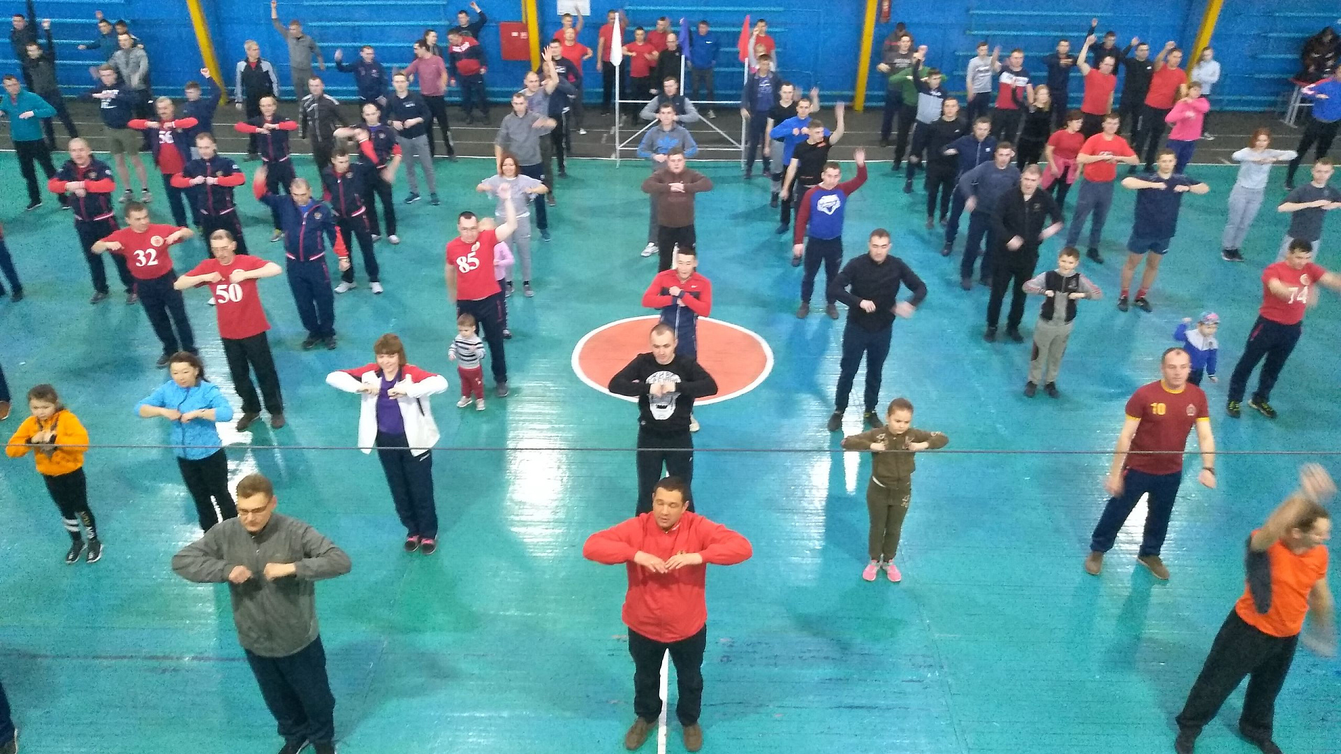 В легкоатлетическом манеже СЦ (г. Чита) филиала ФАУ МО РФ ЦСКА (СКА г. Хабаровск) прошел спортивный праздник для военнослужащих и членов их семей