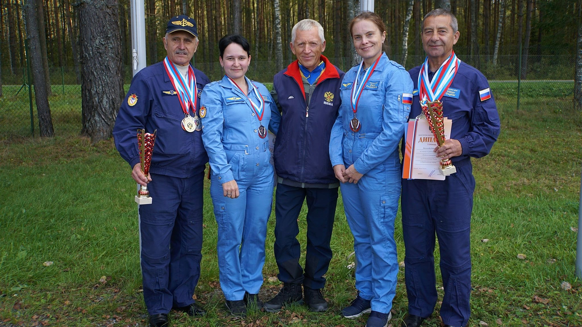 Полетали с аппетитом: пилоты ЦСКА/Самара выиграли 5 медалей на чемпионате России по вертолетному спорту