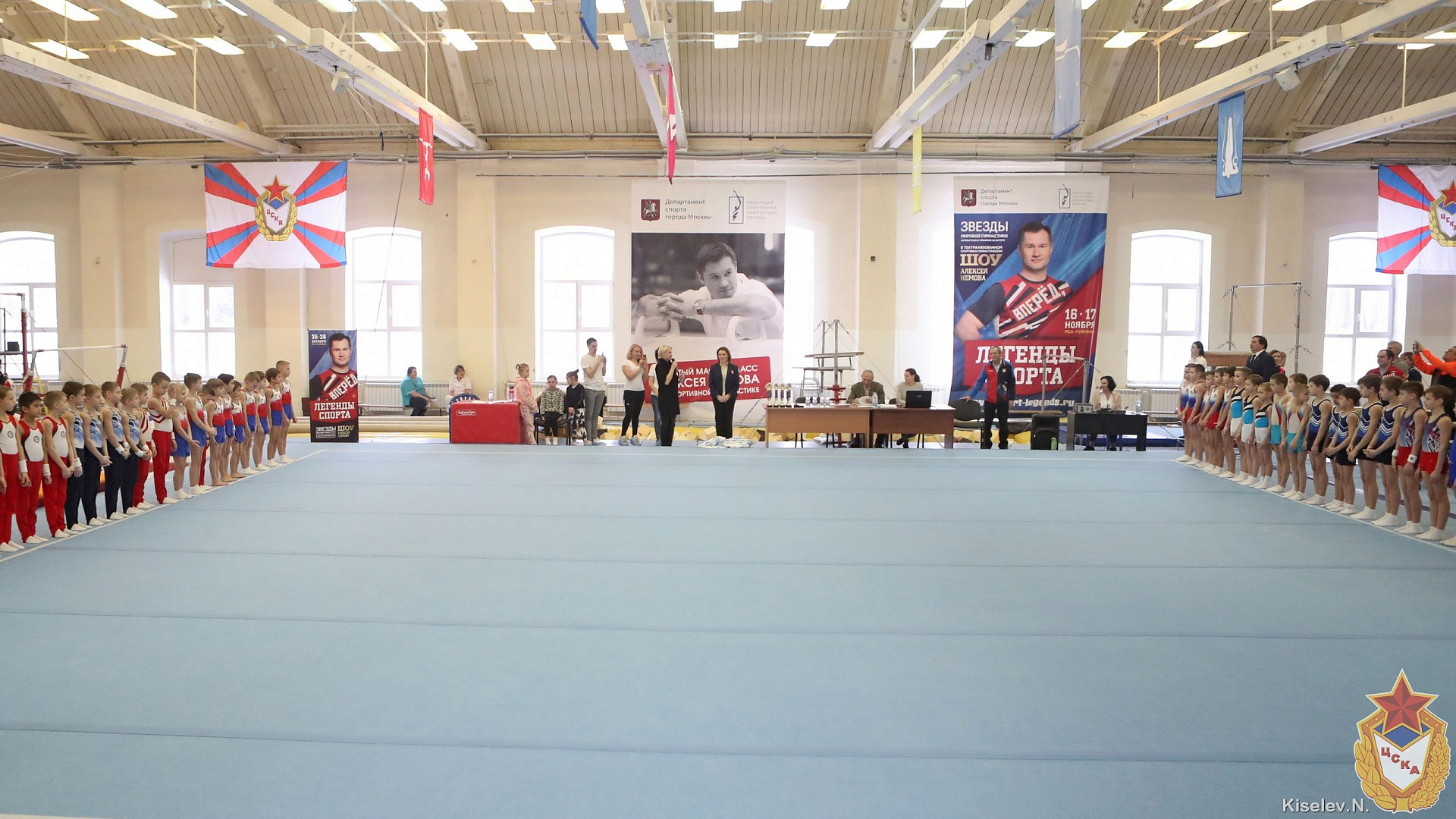 В гимнастическом зале ЦСКА стартовало открытое первенство СШОР по гимнастике посвященное Дню защитника Отечества