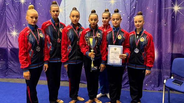 Семь медалей краевых соревнований завоевали гимнастки спортшколы Геленджика