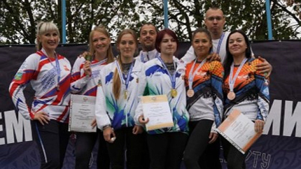 Армейцы приняли участие в чемпионате России по парашютному спорту