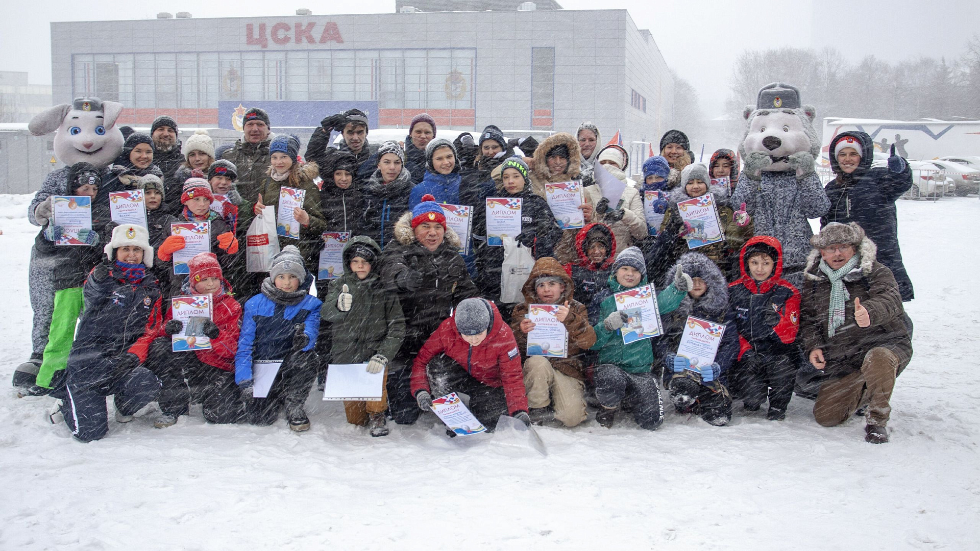 "Армейская веселая олимпиада": в ЦСКА прошло празднование Всемирного дня зимних видов спорта