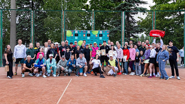 На базе Ростовского филиала ЦСКА проходит открытый чемпионат ЮФО по теннису среди ветеранов