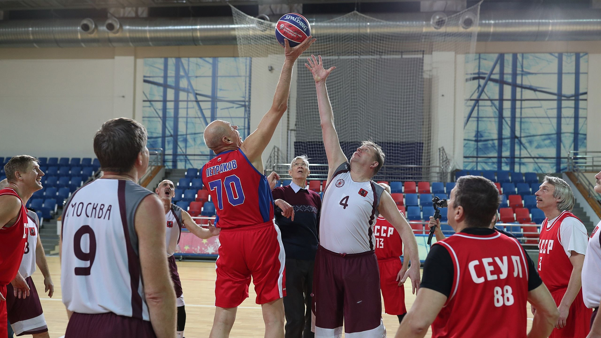 В ЦСКА прошел баскетбольный матч среди ветеранов спорта армейского Клуба